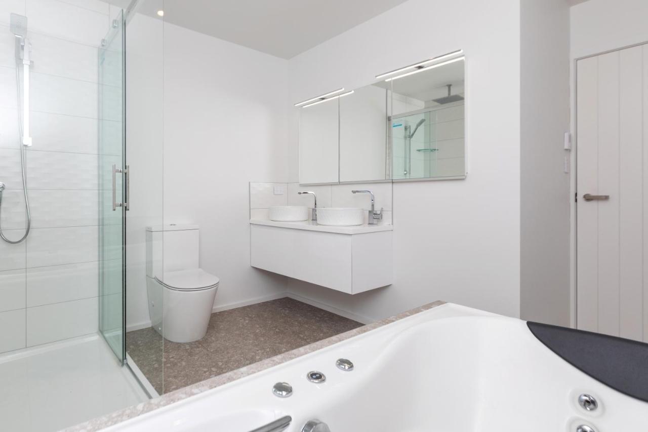 Oakura Beach Front Apartments Kültér fotó